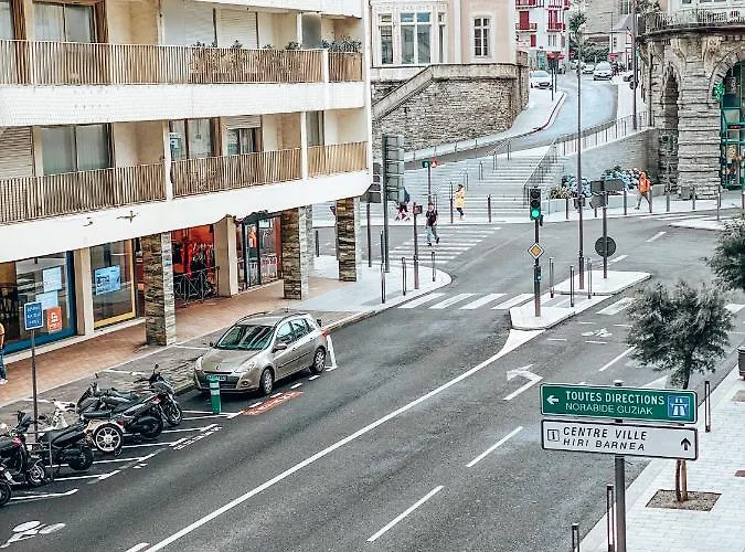 Adorable Sur La Apartment *